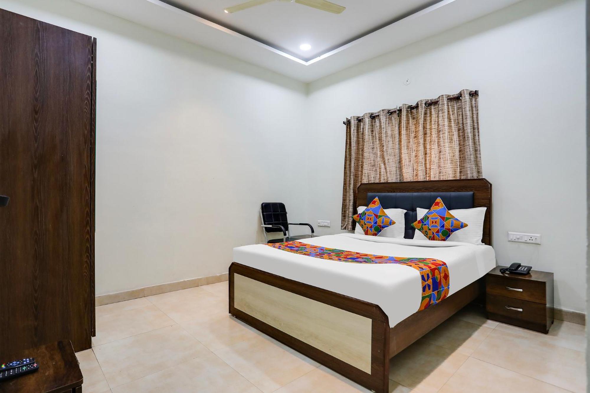 Fabhotel Johar Inn Rāipur エクステリア 写真